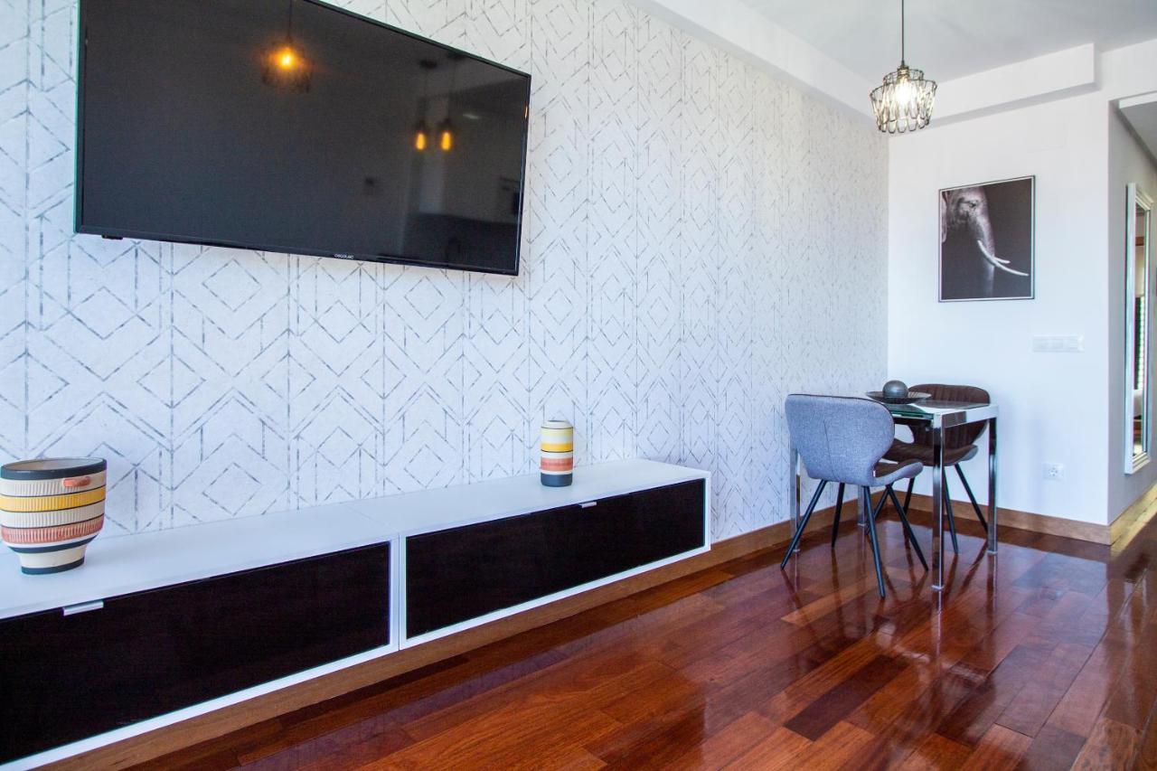 Apartamentos Castilla Luz Business 马德里 外观 照片